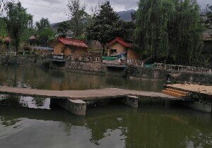 凉山彝风园鱼塘