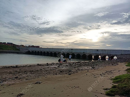 深圳前海湾公园附近河道