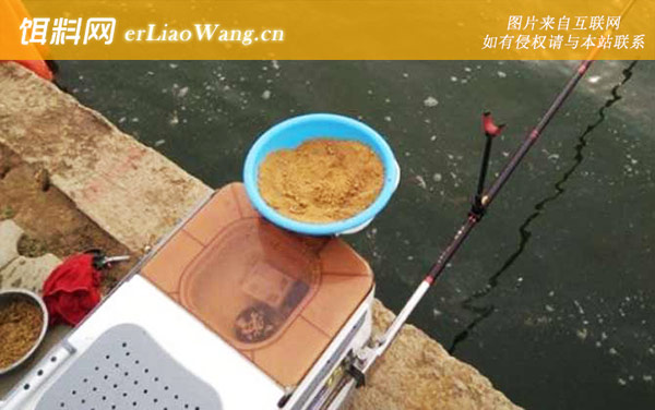 钓鱼打窝:窝料选用