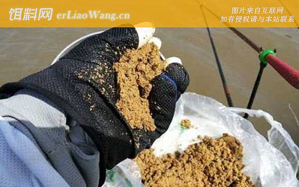 钓鱼:打窝技巧