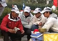 《《化绍新钓鱼视频》饵料搭配及调漂方法》