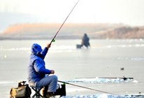 《冬季北方冰钓高手分享的五大重要技巧》