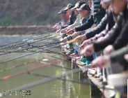 《《钩尖上的中国》第5集 草帽老王的钓鱼技法》